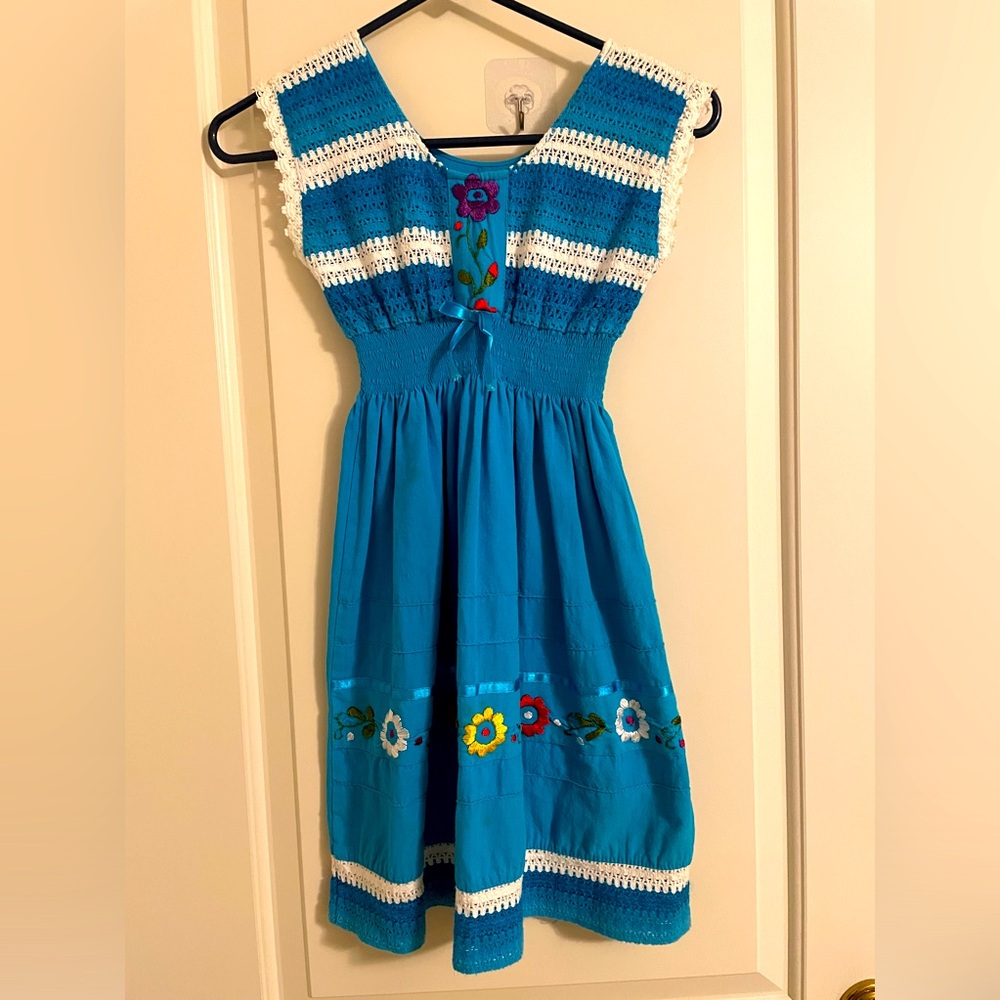 Beautiful Mexican dress with embroidered flowers